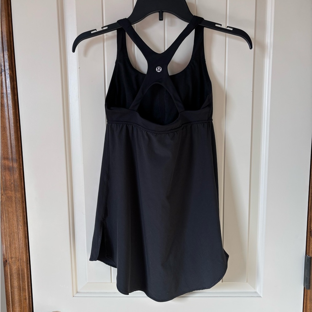 EUC Lululemon black exercise top